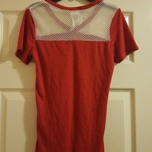 Falcon's tshirt - Picture 2 of 2